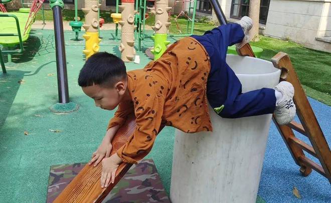 滚筒探索记 海宁市庆安幼儿园游买球的app戏故事(图3) 滚筒探索记 海宁市庆安幼儿园游买球的app戏故事(图3)