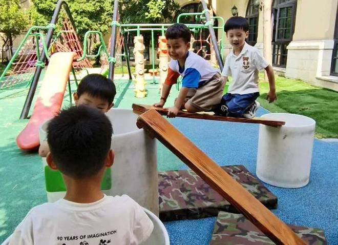 滚筒探索记 海宁市庆安幼儿园游买球的app戏故事(图4) 滚筒探索记 海宁市庆安幼儿园游买球的app戏故事(图4)